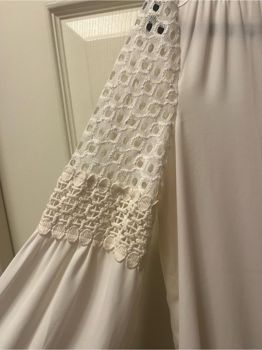 LOFT Womens Small Ivory‎ Peasant Blouse Eyelet Lace Detail Long Sleeved BOHO top - Picture 3 of 9